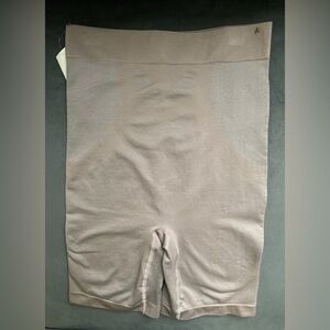 Skinny Girl Shapewear NWOT Bethenny Frankel Women’s Medium Tan Smoother Shaper